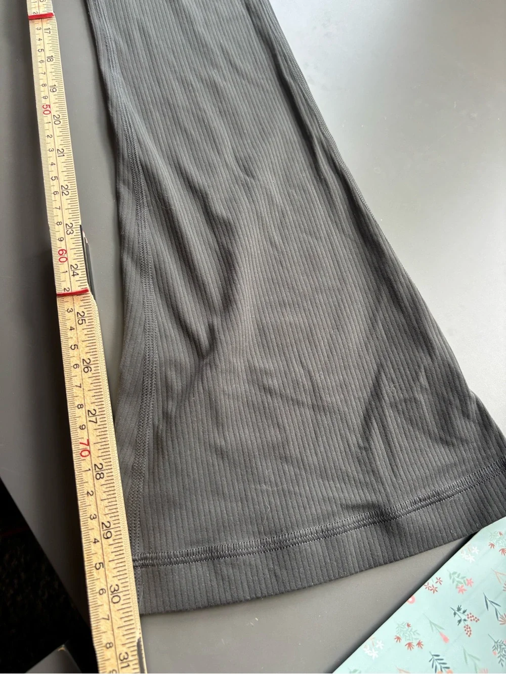 Lululemon Ribbed Flared Leggings- 4 - Picture 9 of 9